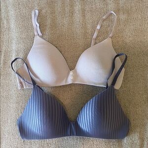 Set of 2 Victorias Secret T-shirt Bras